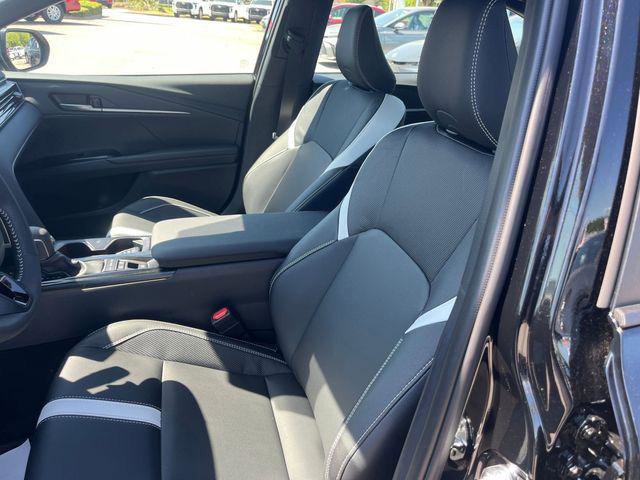 Certified 2026 Toyota Camry Hybrid FWD image 14