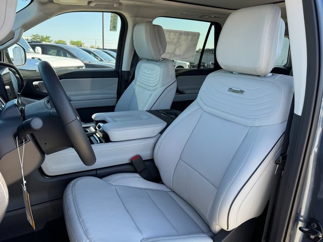 New 2027 Ford Expedition Platinum w/ Platinum Ultimate Package AWD/4WD image 9