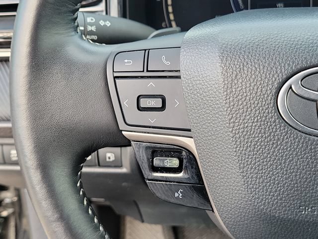Used 2025 Toyota Camry SE FWD image 25