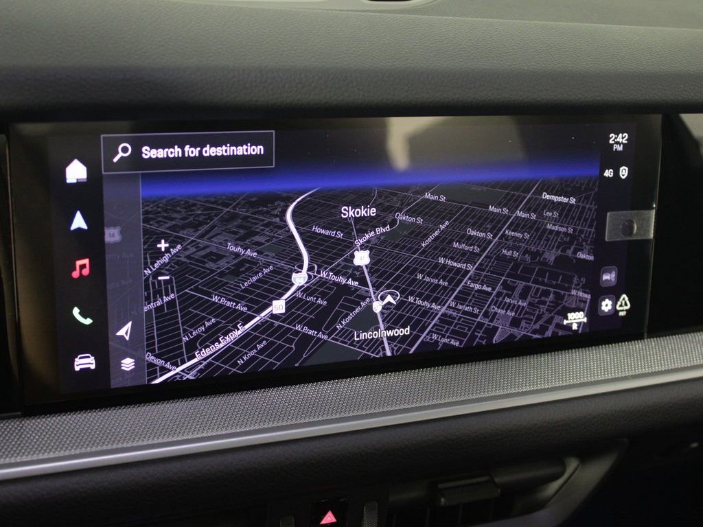 Certified 2025 Porsche Cayenne AWD/4WD image 28