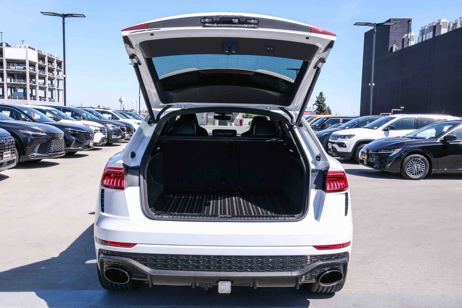 Used 2022 Audi RS Q8 w/ Carbon Optic Package AWD/4WD image 26