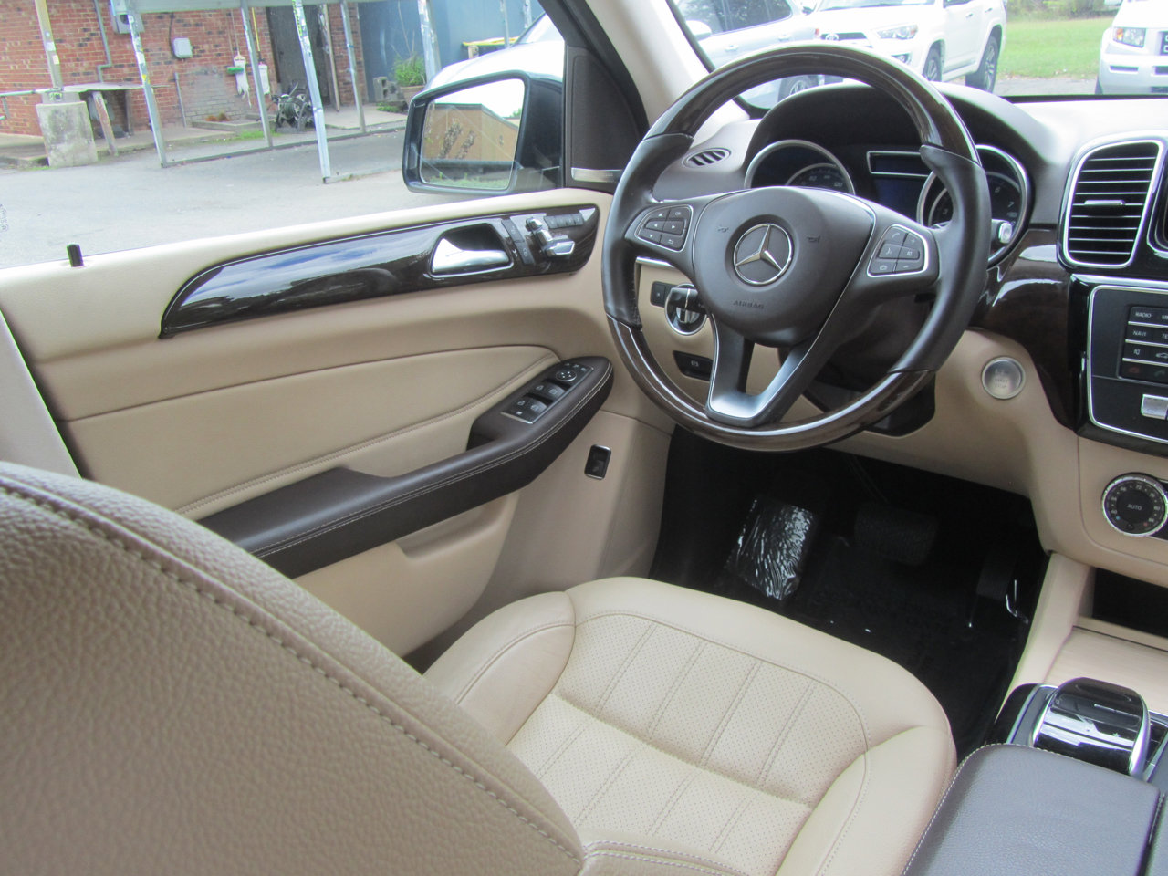 Used 2016 Mercedes-Benz GLE 350 w/ Premium Package image 12