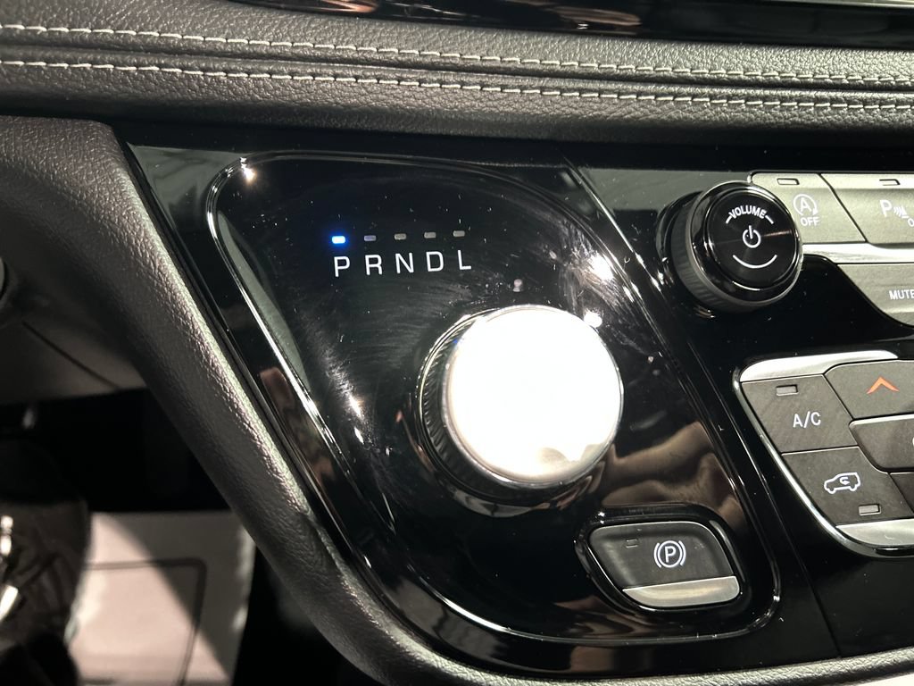 New 2027 Chrysler Pacifica Select w/ Family Tech Group FWD image 18