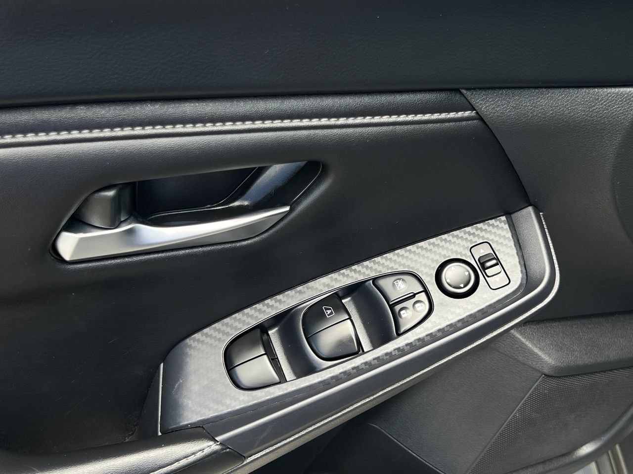Certified 2024 Nissan Sentra SV FWD image 22