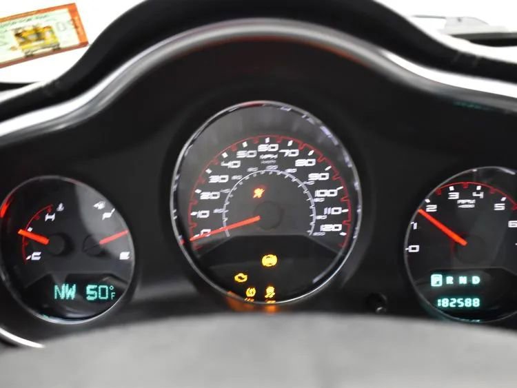 Used 2013 Dodge Avenger SXT image 23