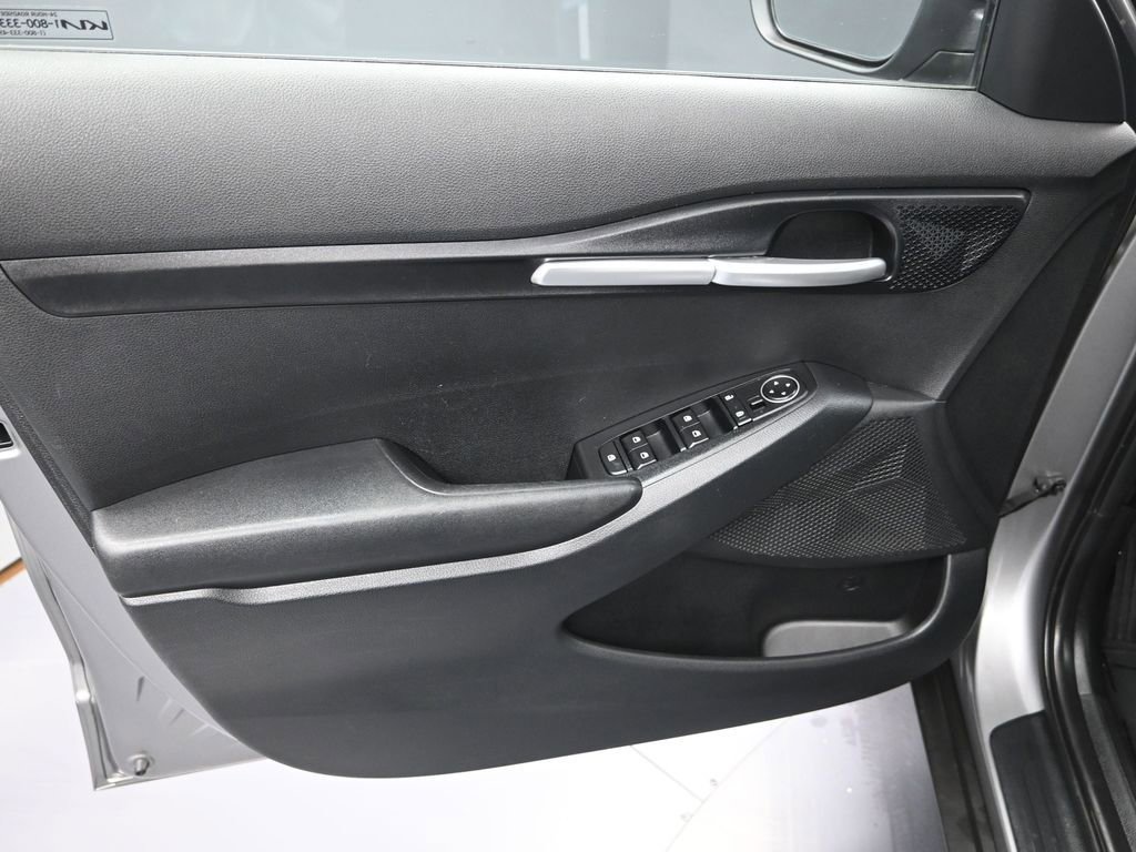 Certified 2023 Kia Seltos LX image 10