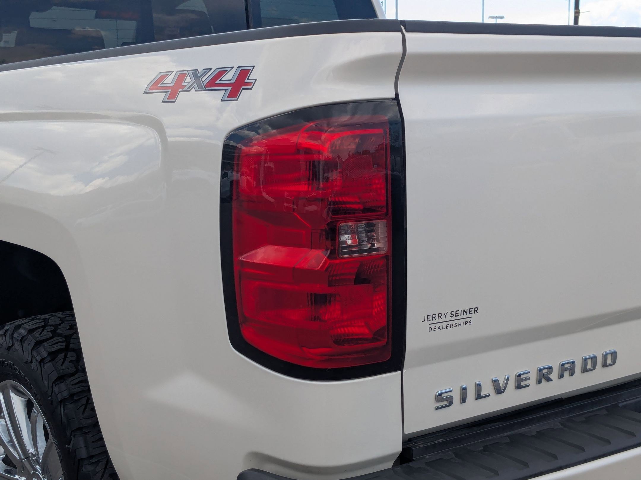 Used 2014 Chevrolet Silverado 1500 High Country AWD/4WD image 11