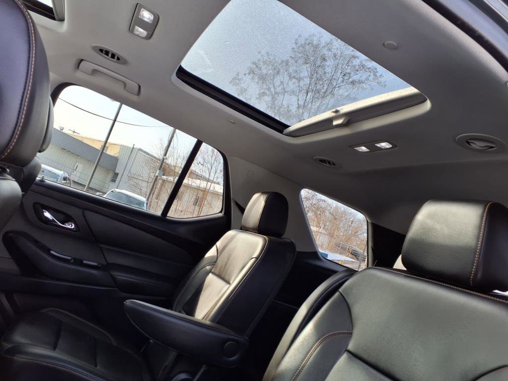 Used 2021 Chevrolet Traverse LT w/ LT Premium Package image 19