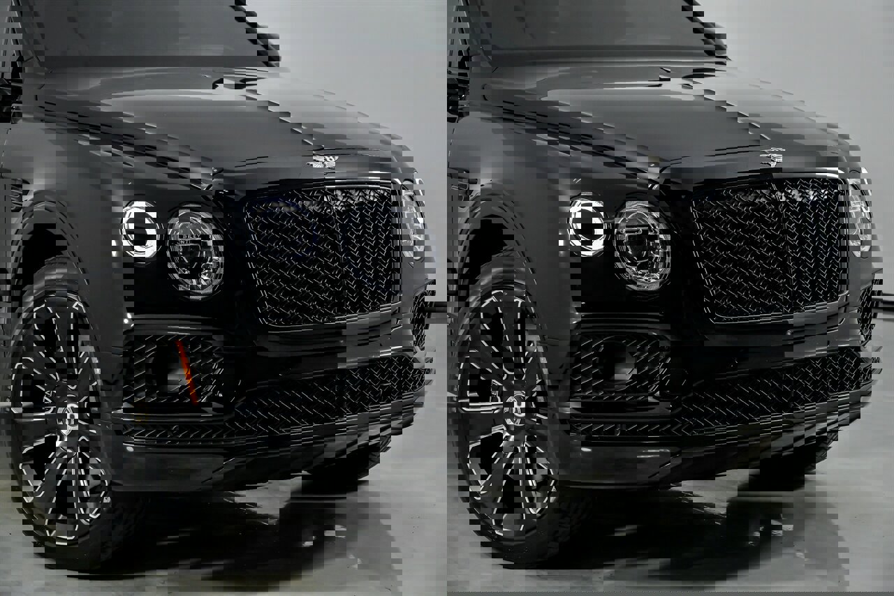 Used 2020 Bentley Bentayga Design Series image 2