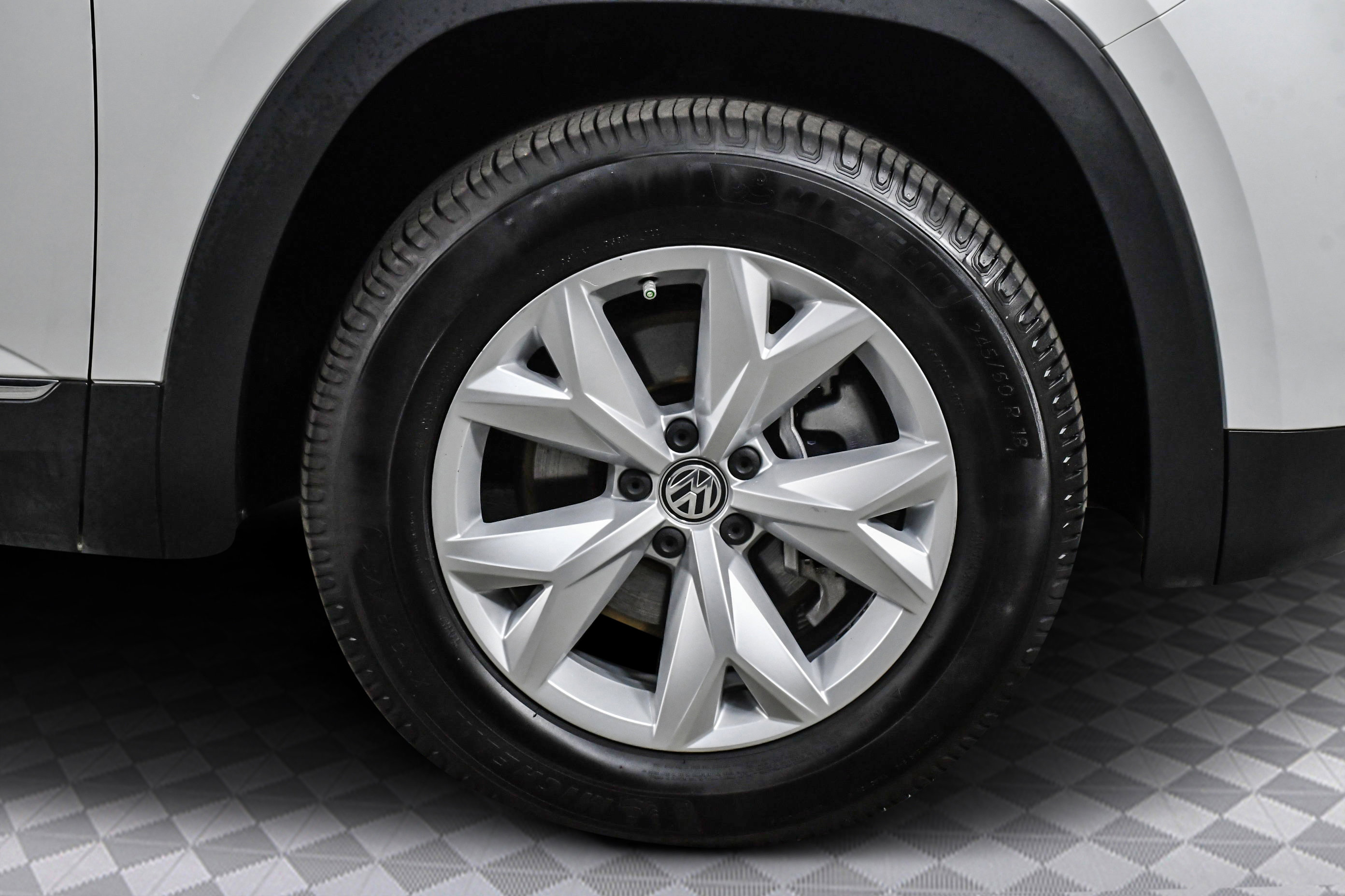 Used 2023 Volkswagen Atlas Cross Sport SEL image 29