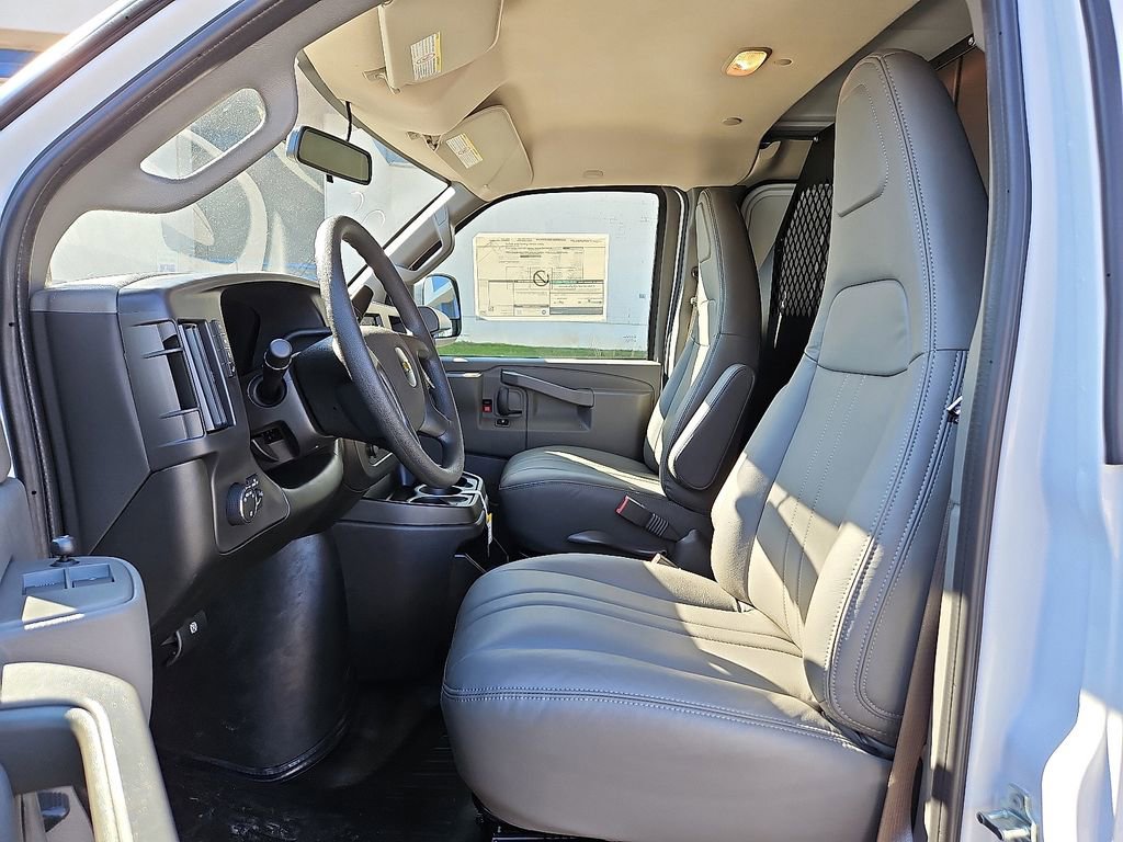 New 2025 Chevrolet Express 2500 Work Van 3D Cargo Van w/ Driver Convenience Package image 8