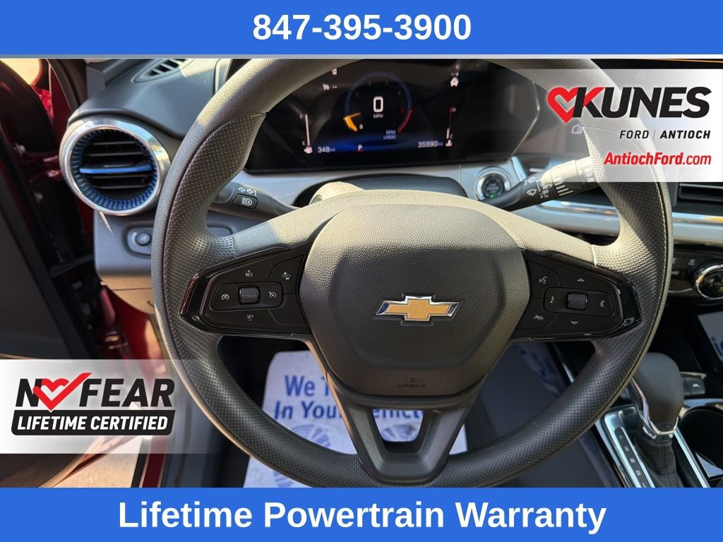 Used 2025 Chevrolet Trax LT FWD image 13