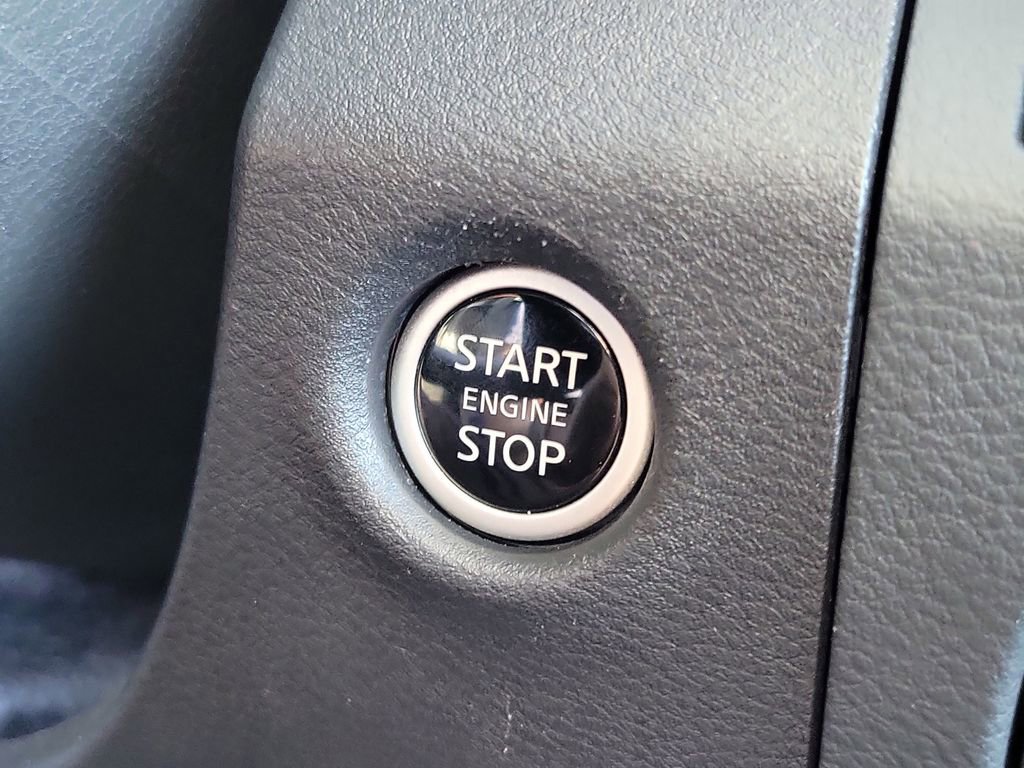 Certified 2025 Nissan Frontier SV w/ Tow Package image 8