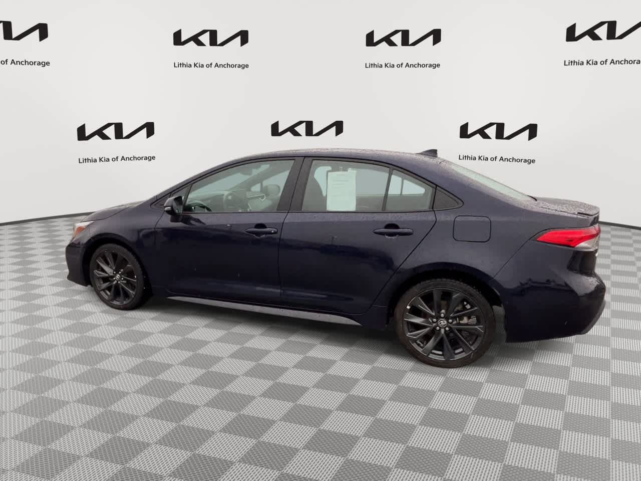 Used 2024 Toyota Corolla SE w/ SE Premium Package FWD image 5
