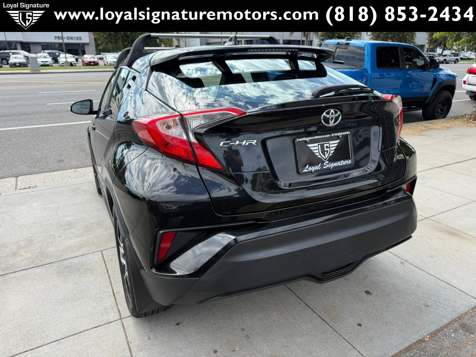 Used 2018 Toyota C-HR XLE FWD image 5