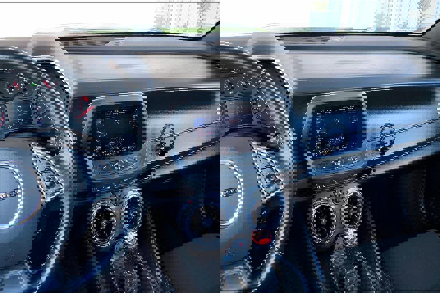 Used 2021 Chevrolet Camaro LT w/ Technology Package image 6