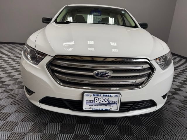 Used 2013 Ford Taurus SE FWD image 4