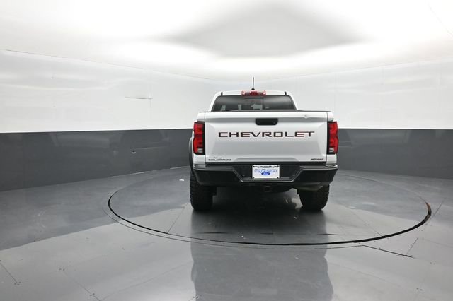 Used 2024 Chevrolet Colorado ZR2 w/ Safety Package AWD/4WD image 6
