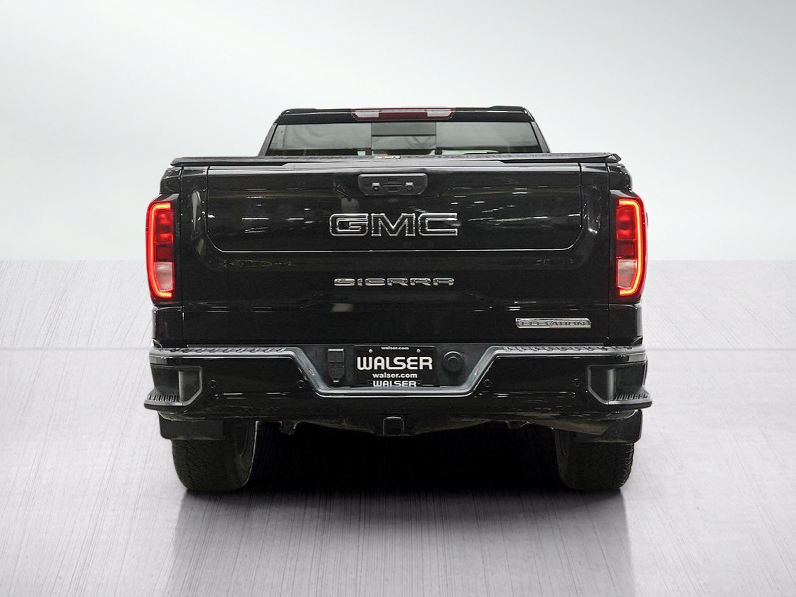 Used 2024 GMC Sierra 1500 Elevation w/ Elevation Premium Package AWD/4WD image 4