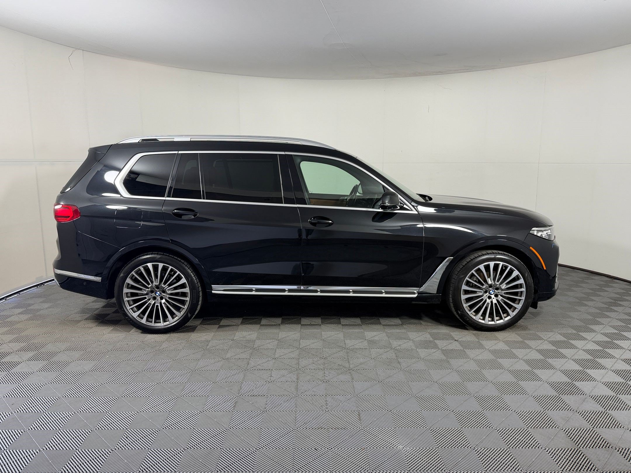 Used 2021 BMW X7 xDrive40i w/ Premium Package AWD/4WD image 8