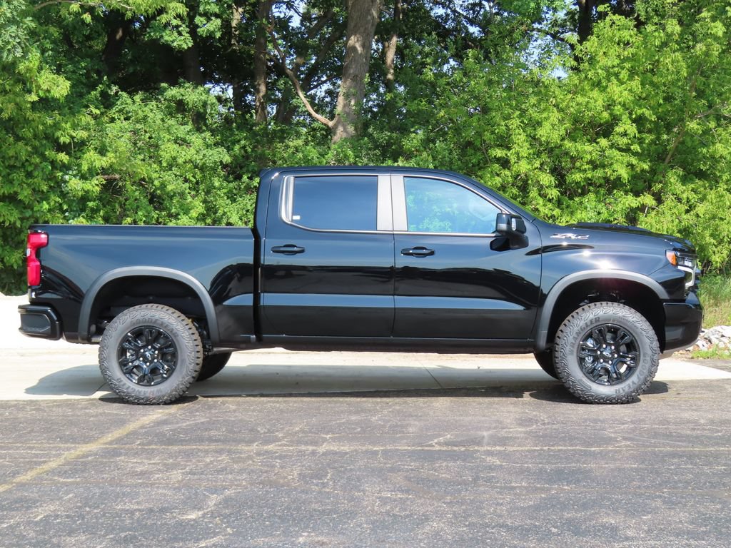 New 2026 Chevrolet Silverado 1500 ZR2 w/ Dark Appearance Package AWD/4WD image 2