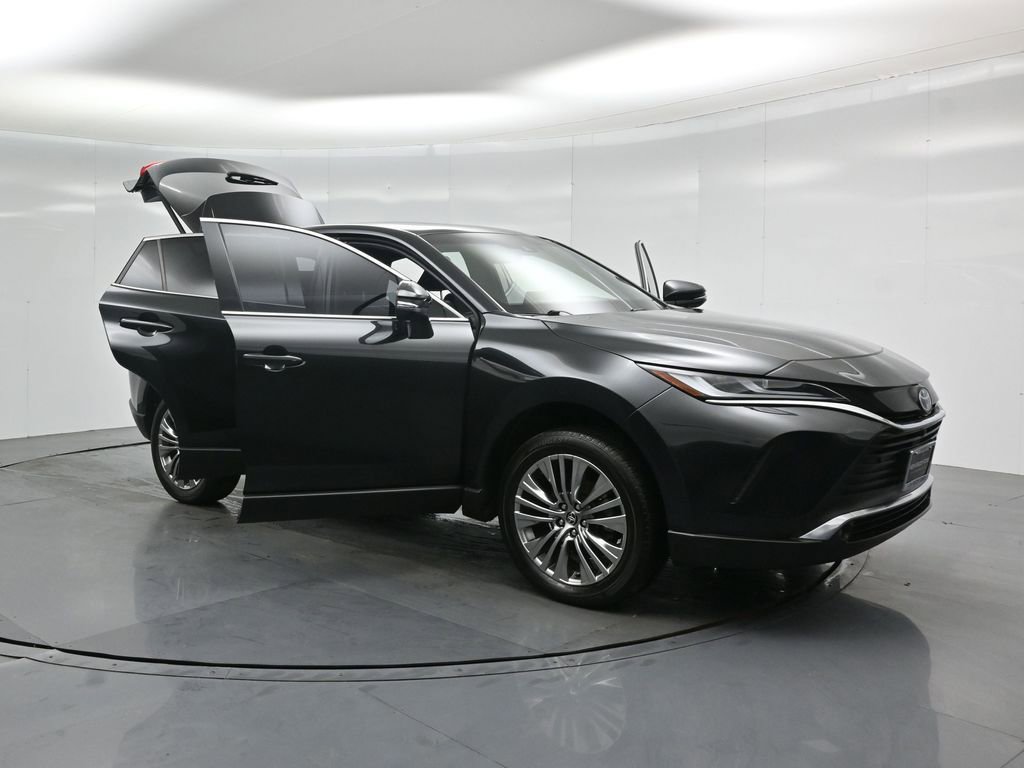 Used 2024 Toyota Venza Limited image 35