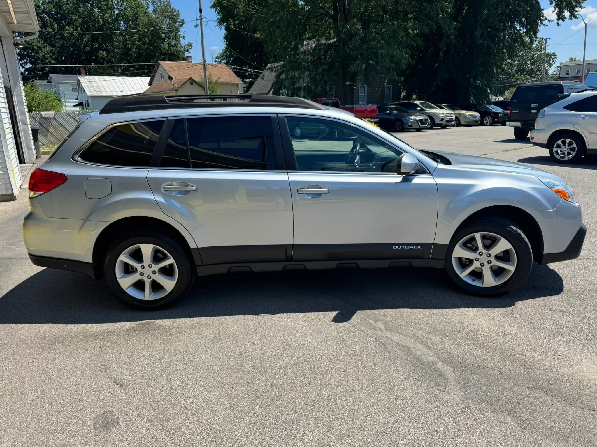 Used 2013 Subaru Outback 2.5i Premium AWD/4WD image 9