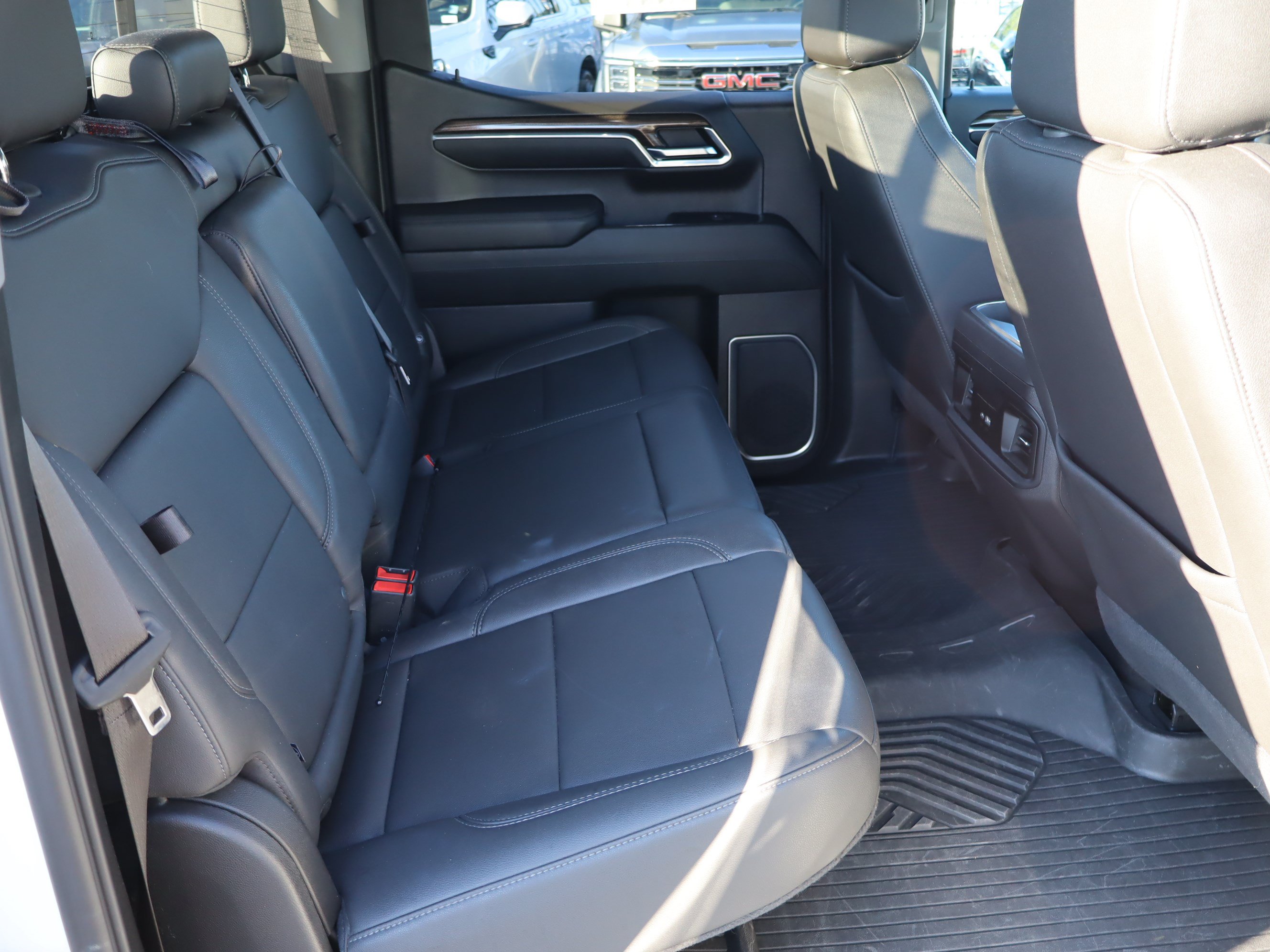 Used 2023 Chevrolet Silverado 1500 LT Trail Boss w/ Convenience Package II AWD/4WD image 33