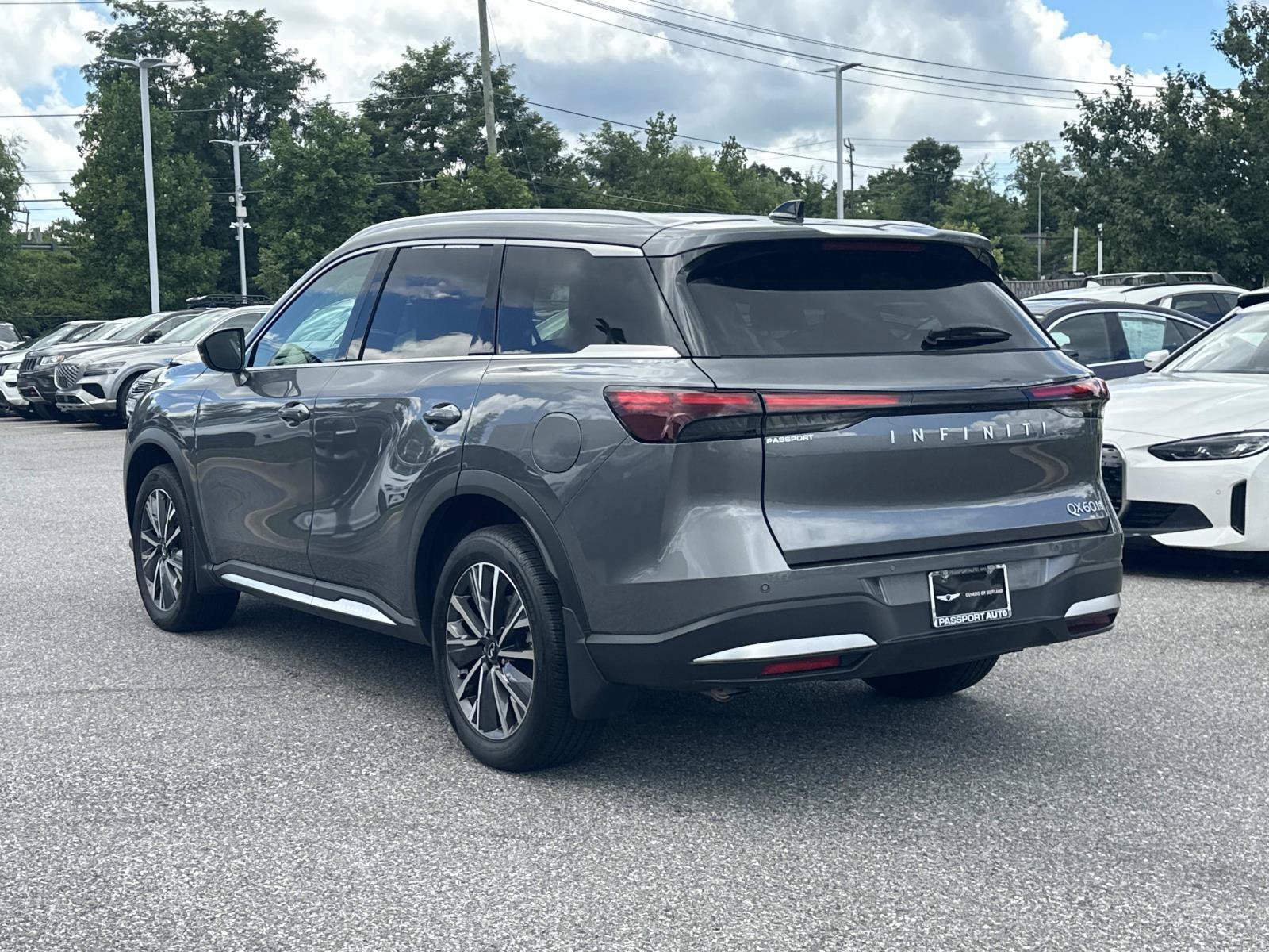 Used 2026 INFINITI QX60 Luxe w/ Cargo Package AWD/4WD image 2