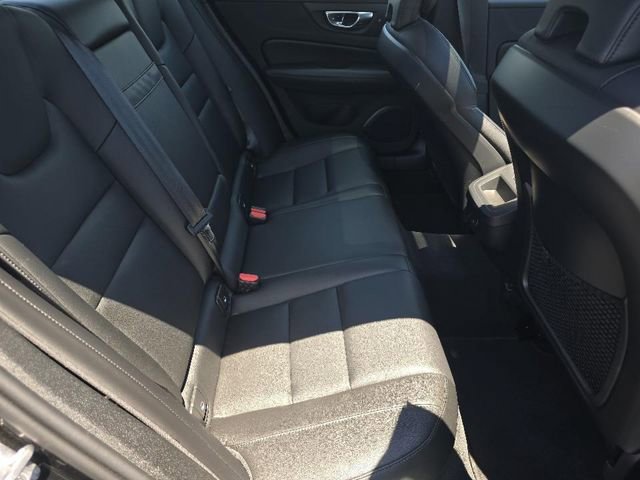 Used 2022 Volvo S60 B5 Momentum w/ Premium Package image 23