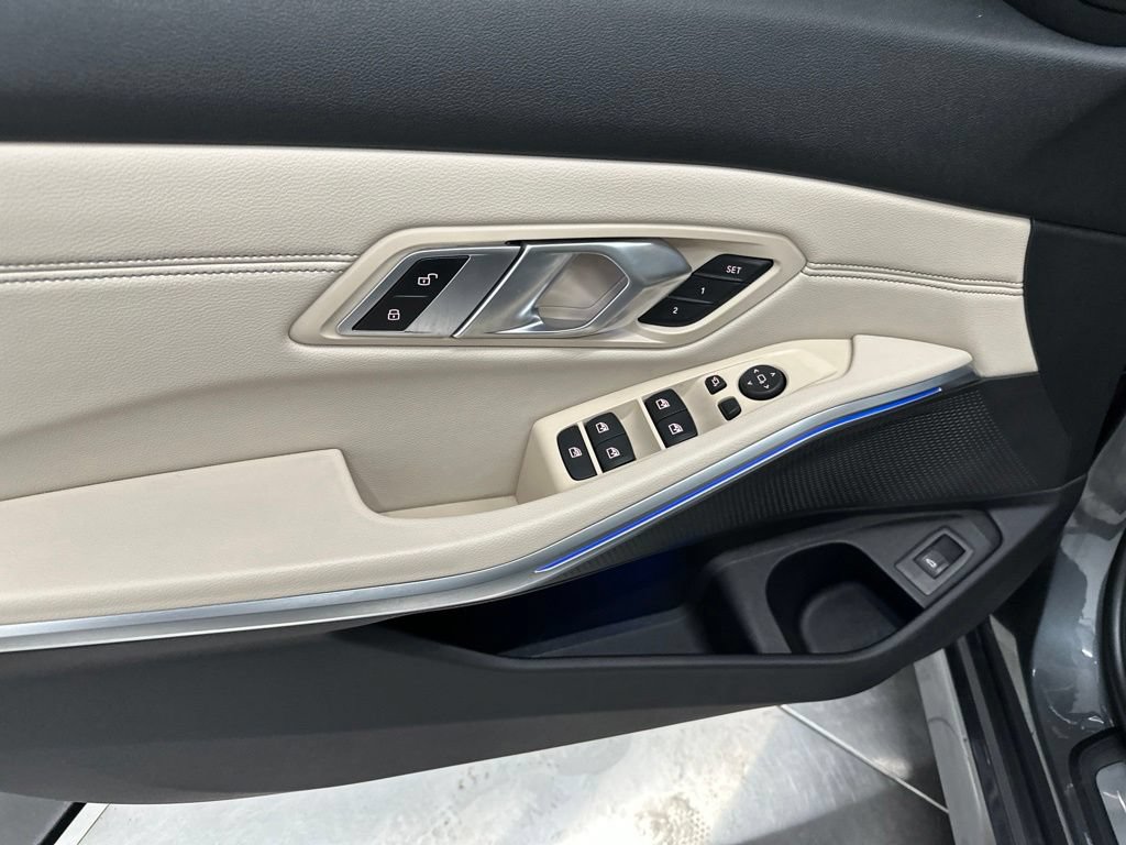Used 2019 BMW 330i Sedan w/ Convenience Package RWD image 15