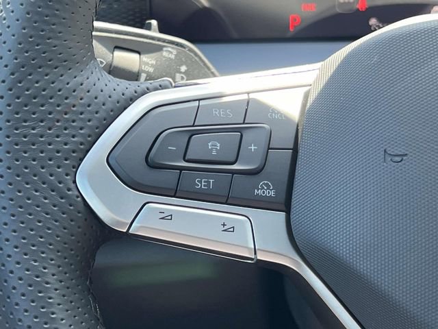 New 2026 Volkswagen Tiguan SE R-Line FWD image 16