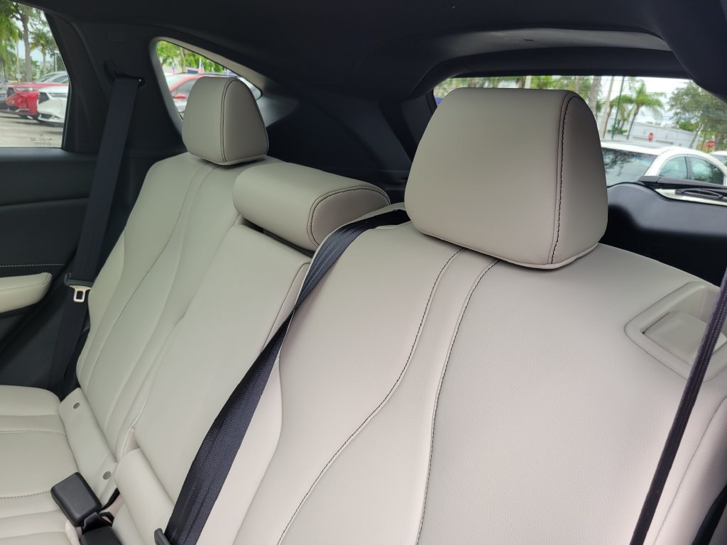 Used 2025 Acura RDX SH-AWD image 13