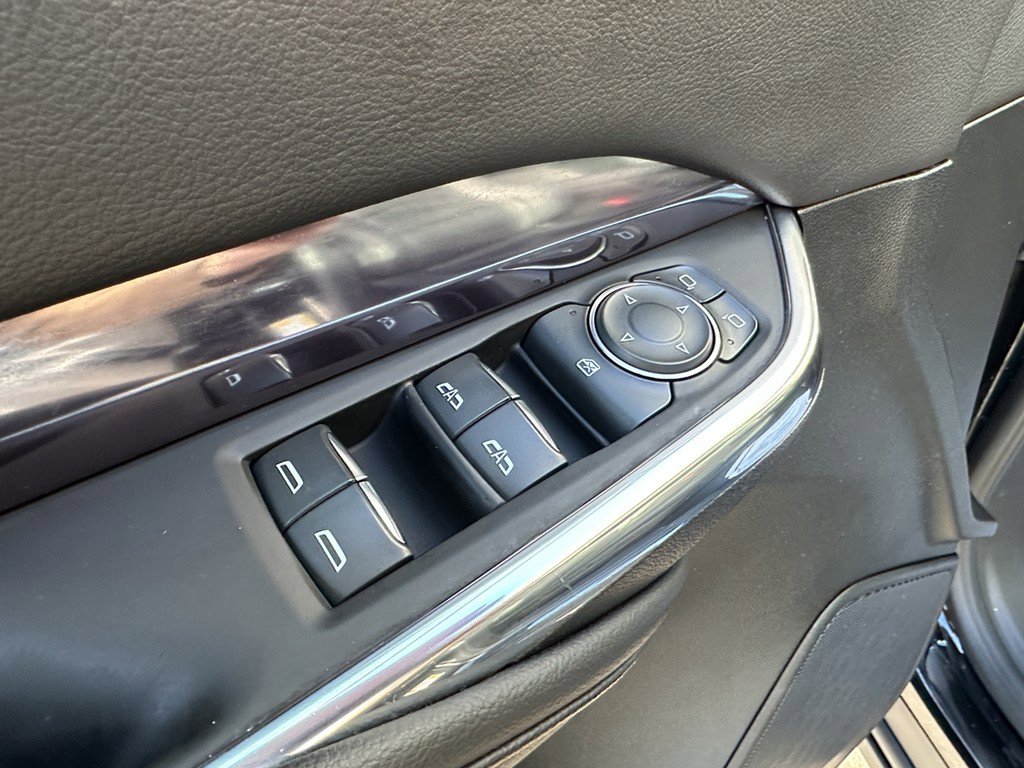 Certified 2023 Cadillac XT4 Luxury w/ Cold Weather Package image 19