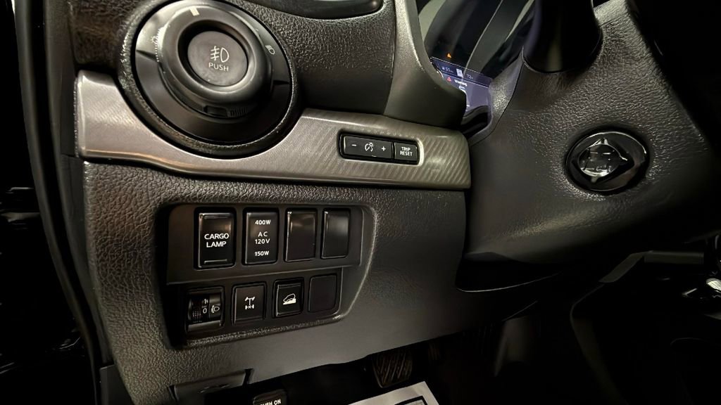 Used 2021 Nissan Titan PRO-4X w/ Pro-4x Convenience Package image 19
