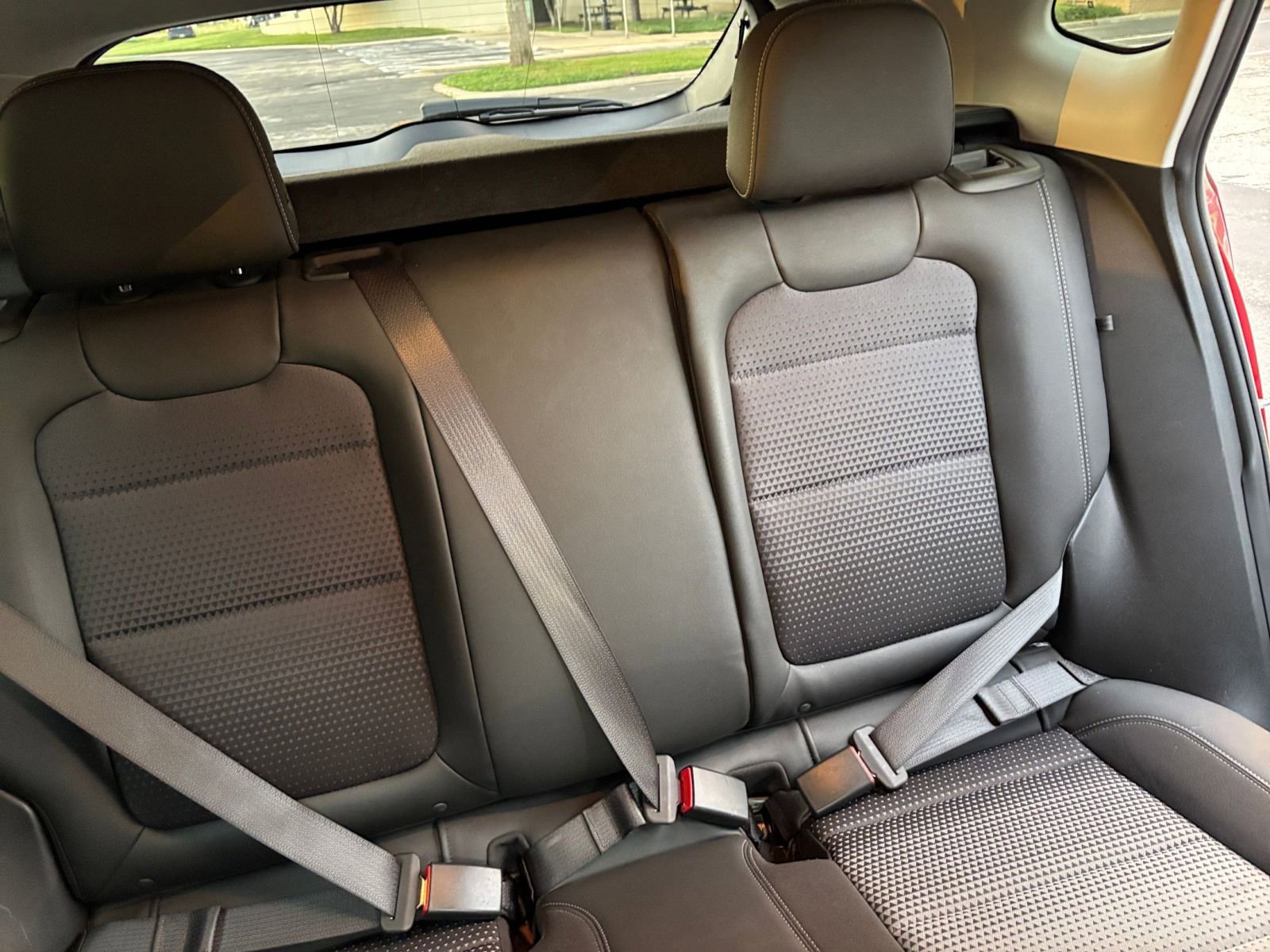 Used 2025 Chevrolet Trax LT w/ LT Convenience Package FWD image 32
