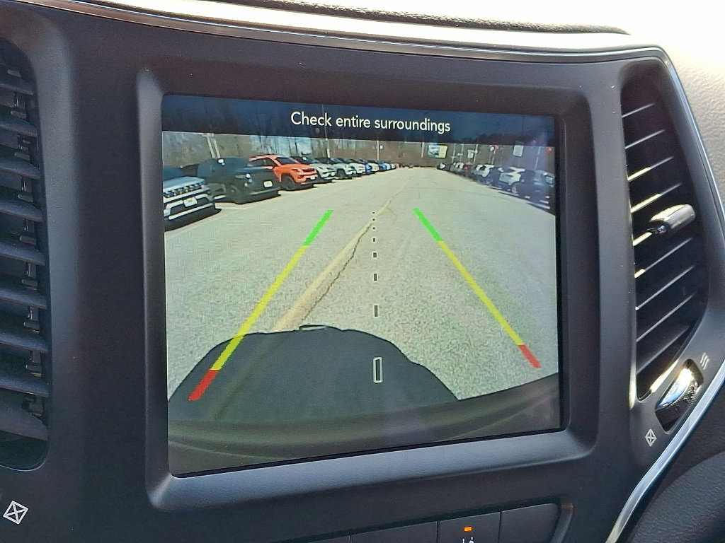 Certified 2022 Jeep Cherokee Latitude Lux w/ Mopar Interior Package image 44