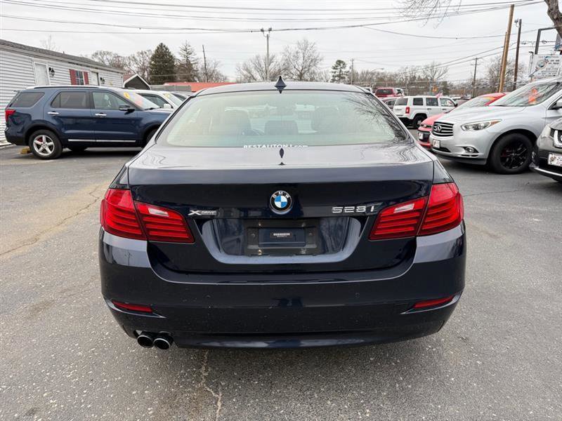 Used 2014 BMW 528i xDrive Sedan AWD/4WD image 7