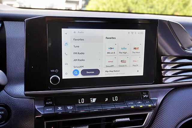 Used 2025 Toyota Camry SE FWD image 24