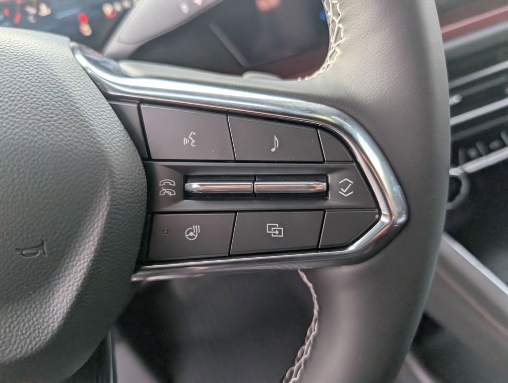 New 2026 Chevrolet Traverse Z71 w/ Driver Confidence Package image 18