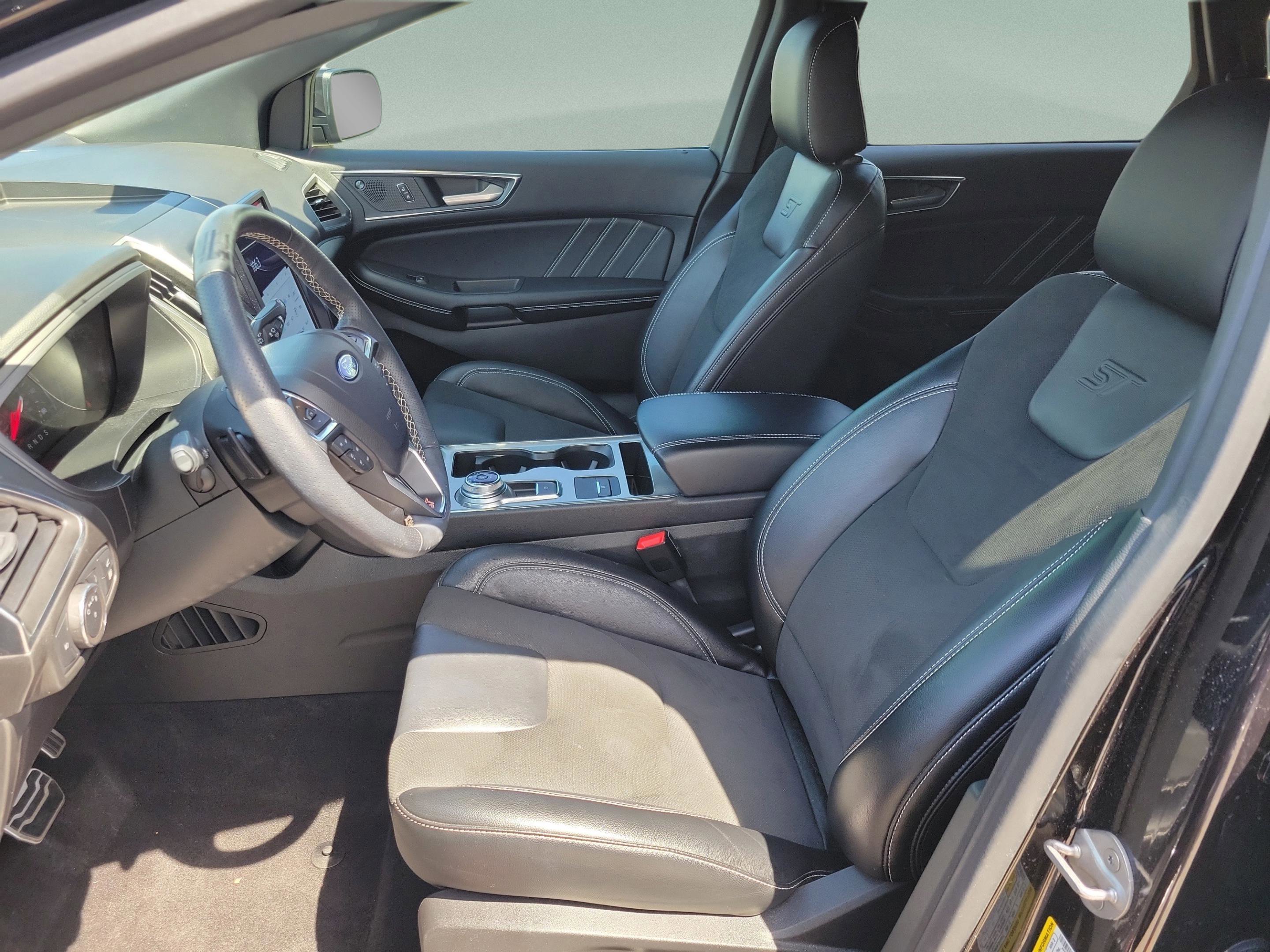 Used 2022 Ford Edge ST image 9