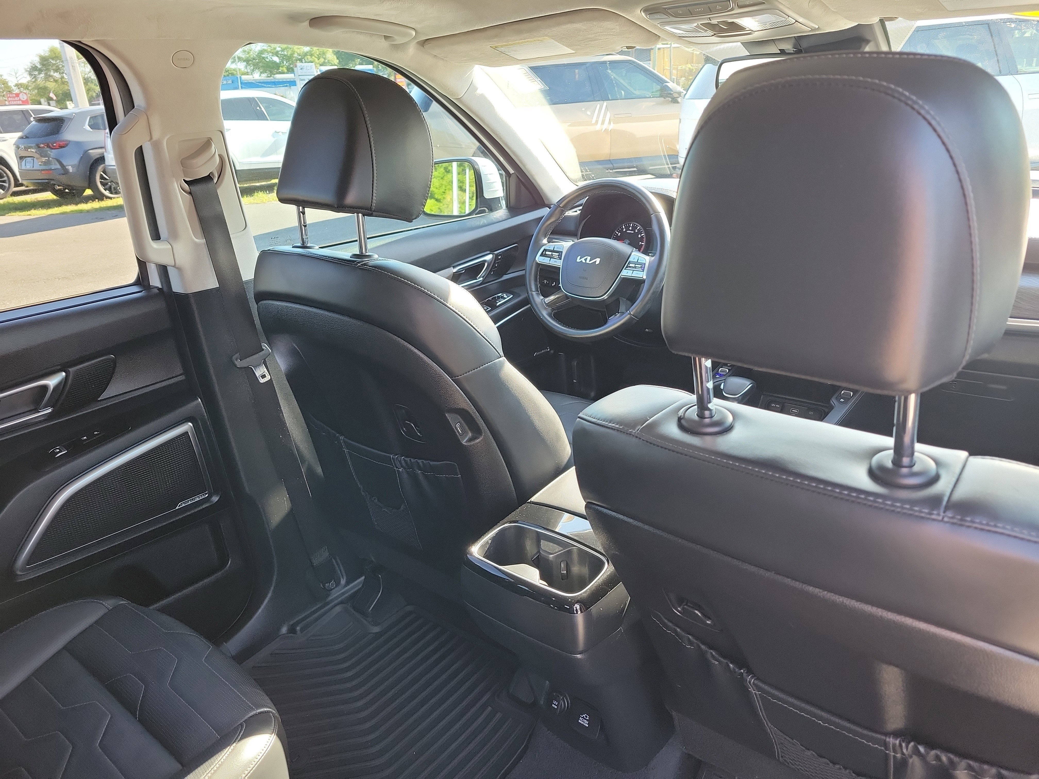 Certified 2022 Kia Telluride SX w/ SX Prestige Package AWD/4WD image 13