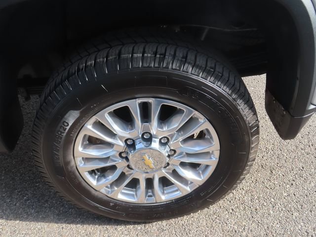 Used 2021 Chevrolet Silverado 2500 High Country w/ Z71 Off-Road Package AWD/4WD image 17
