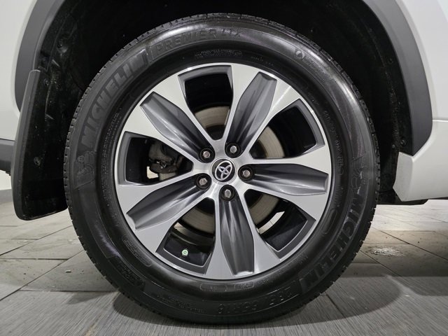 Used 2022 Toyota Highlander XLE image 25