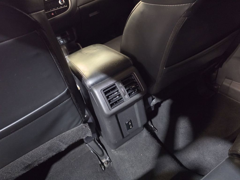 Used 2020 Mitsubishi Outlander SEL AWD/4WD image 21