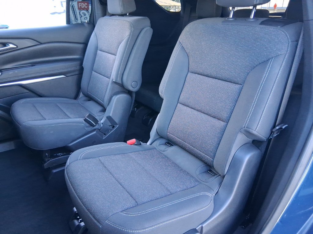 Used 2025 Chevrolet Traverse LT FWD image 12