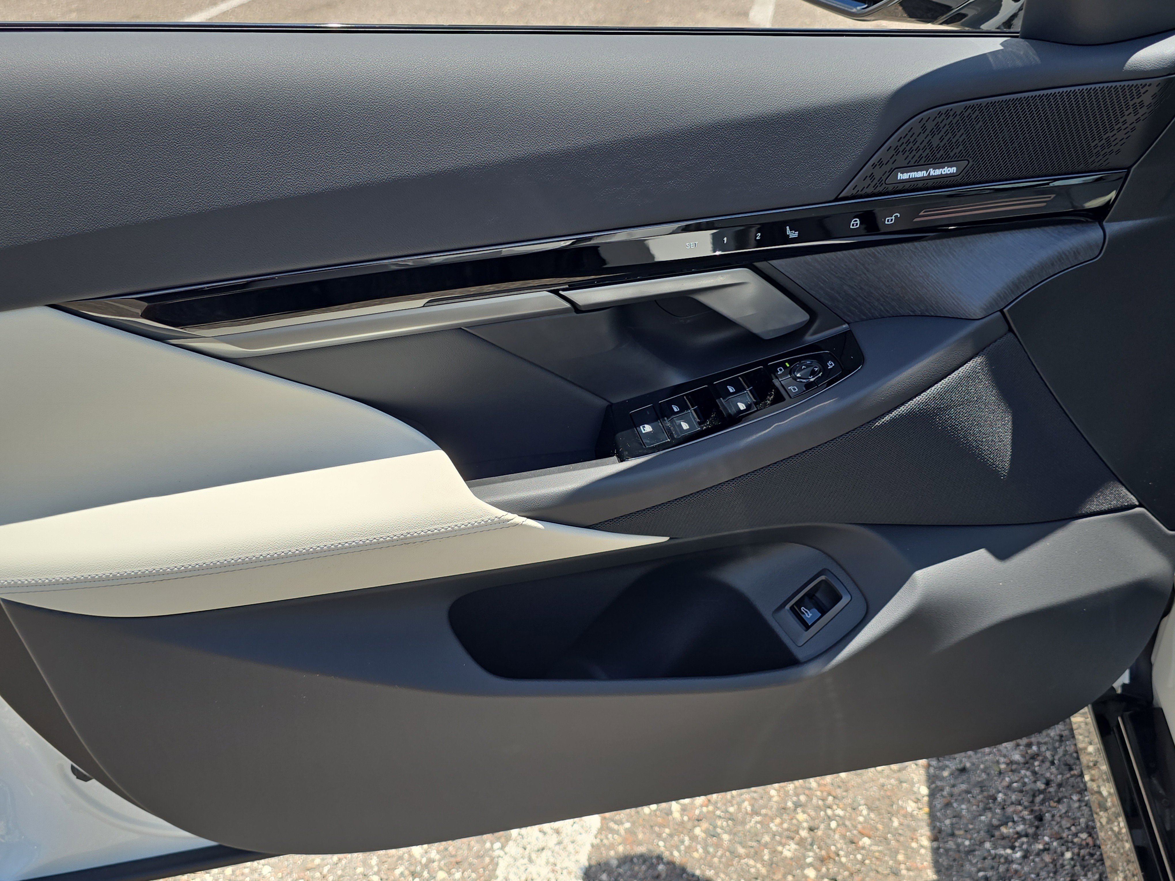 New 2026 BMW 530i xDrive w/ M Sport Package image 17