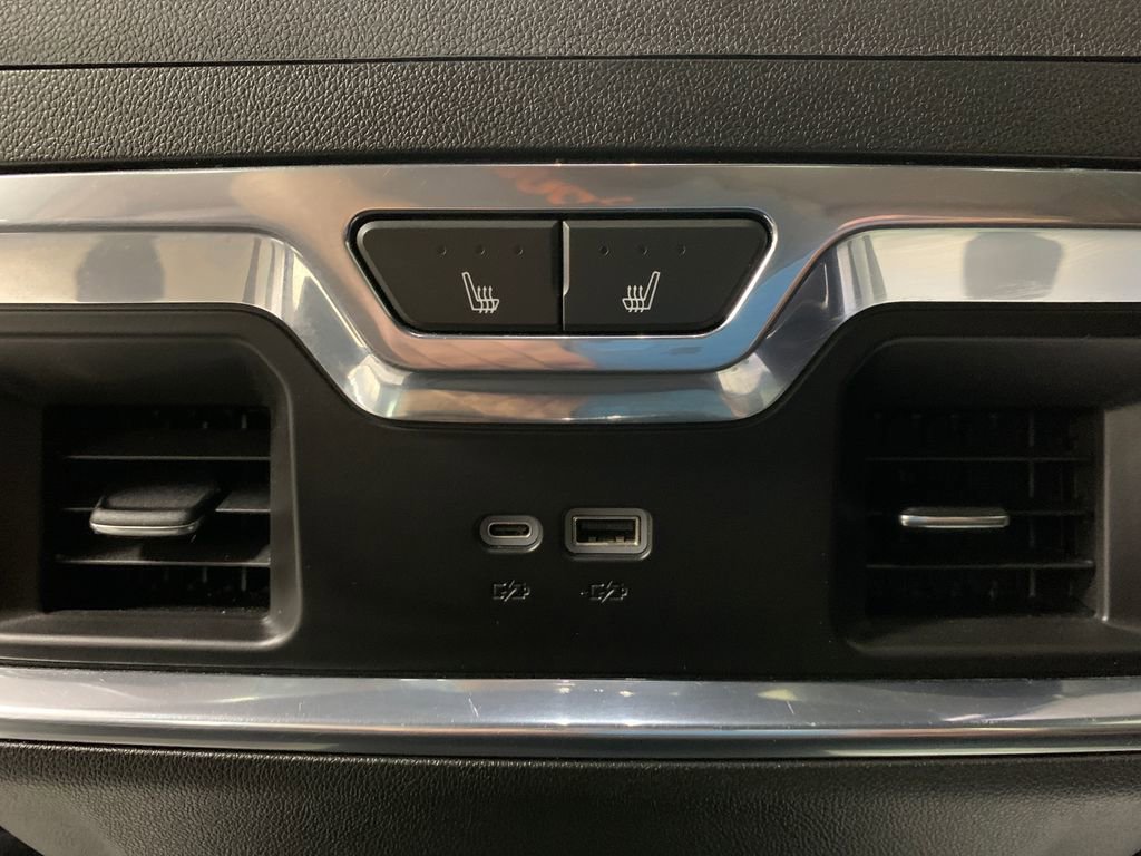 Used 2024 GMC Sierra 3500 Denali Ultimate image 16