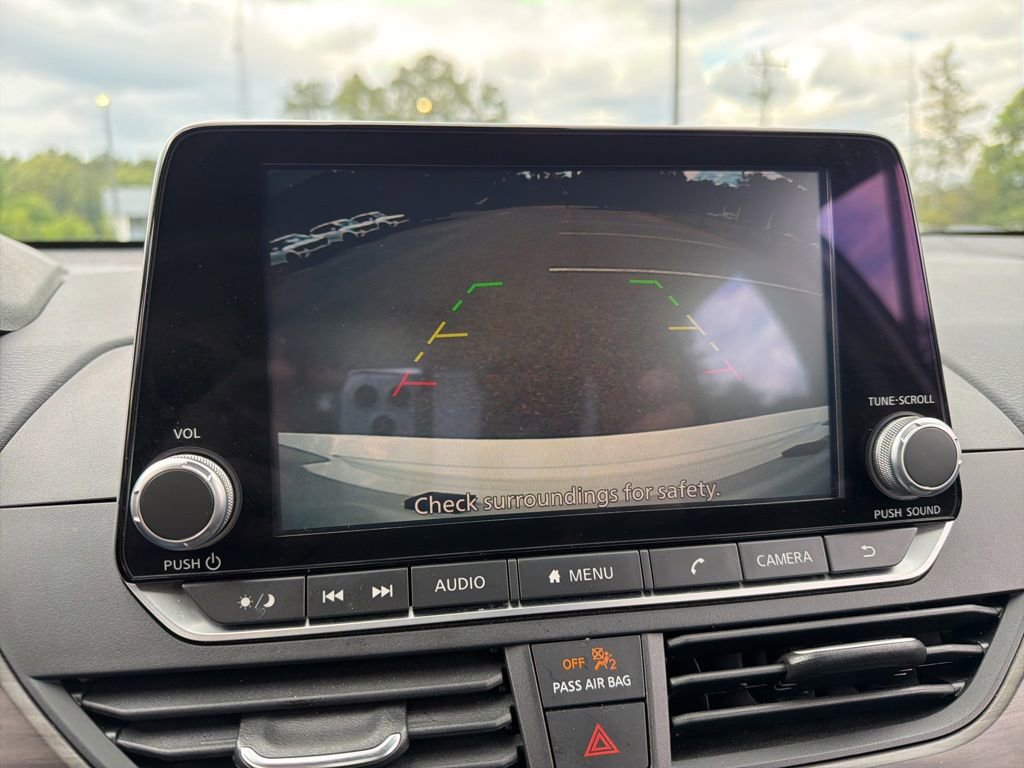 Used 2025 Nissan Altima 2.5 SV FWD image 13