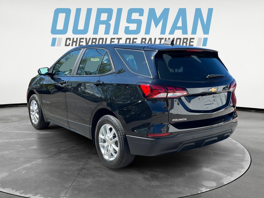 Used 2023 Chevrolet Equinox LS w/ Driver Confidence II Package AWD/4WD image 4